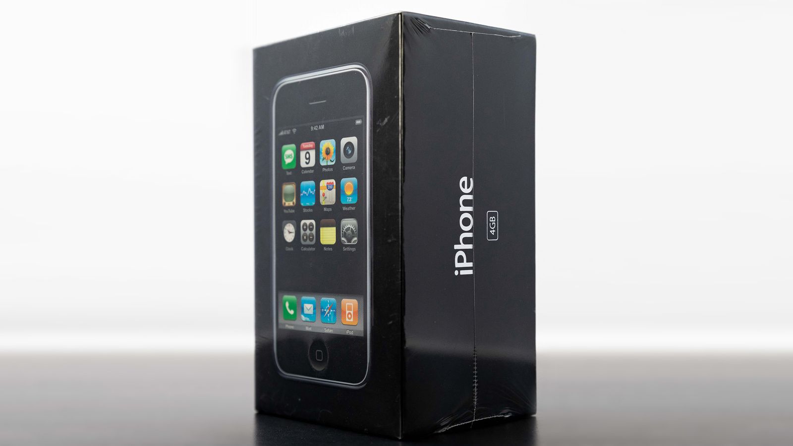 За редкий iPhone 2007 года с 4 ГБ памяти могут выручить до 100 тысяч долларов