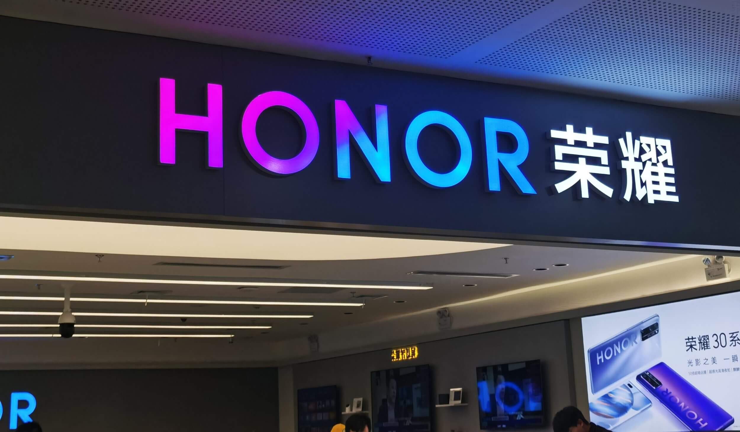 Смелость в инновациях: генеральный директор Honor Чжао Минг снова бросил вызов доминированию Apple