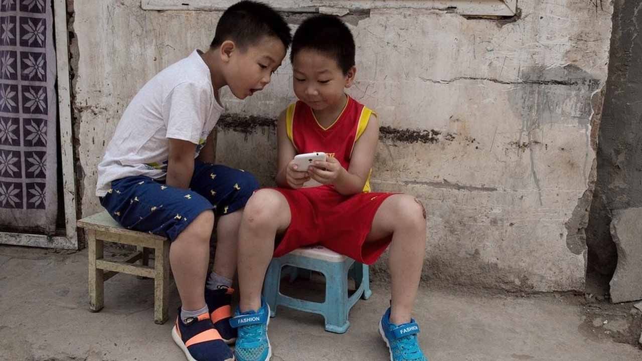 Китай вводит жёсткие ограничения для несовершеннолетних зависимых от Интернета