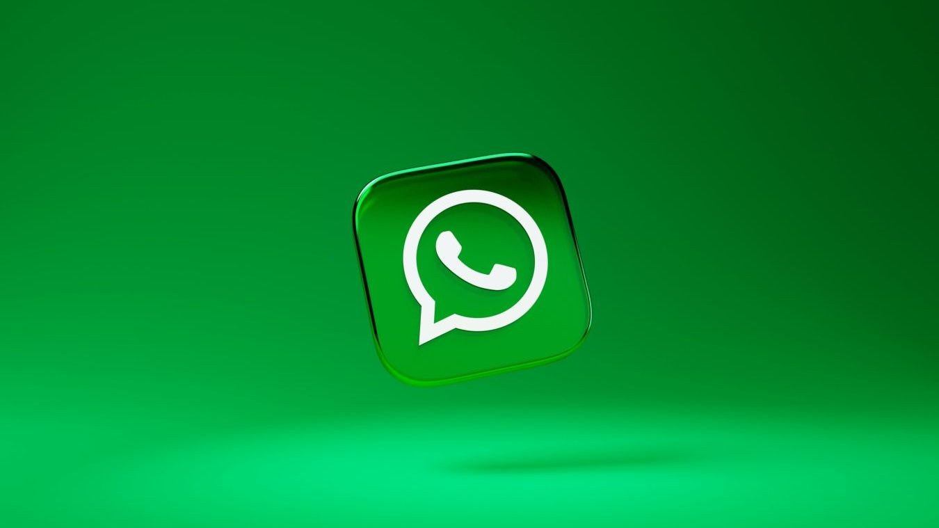 WhatsApp стал самым популярным сервисом в России