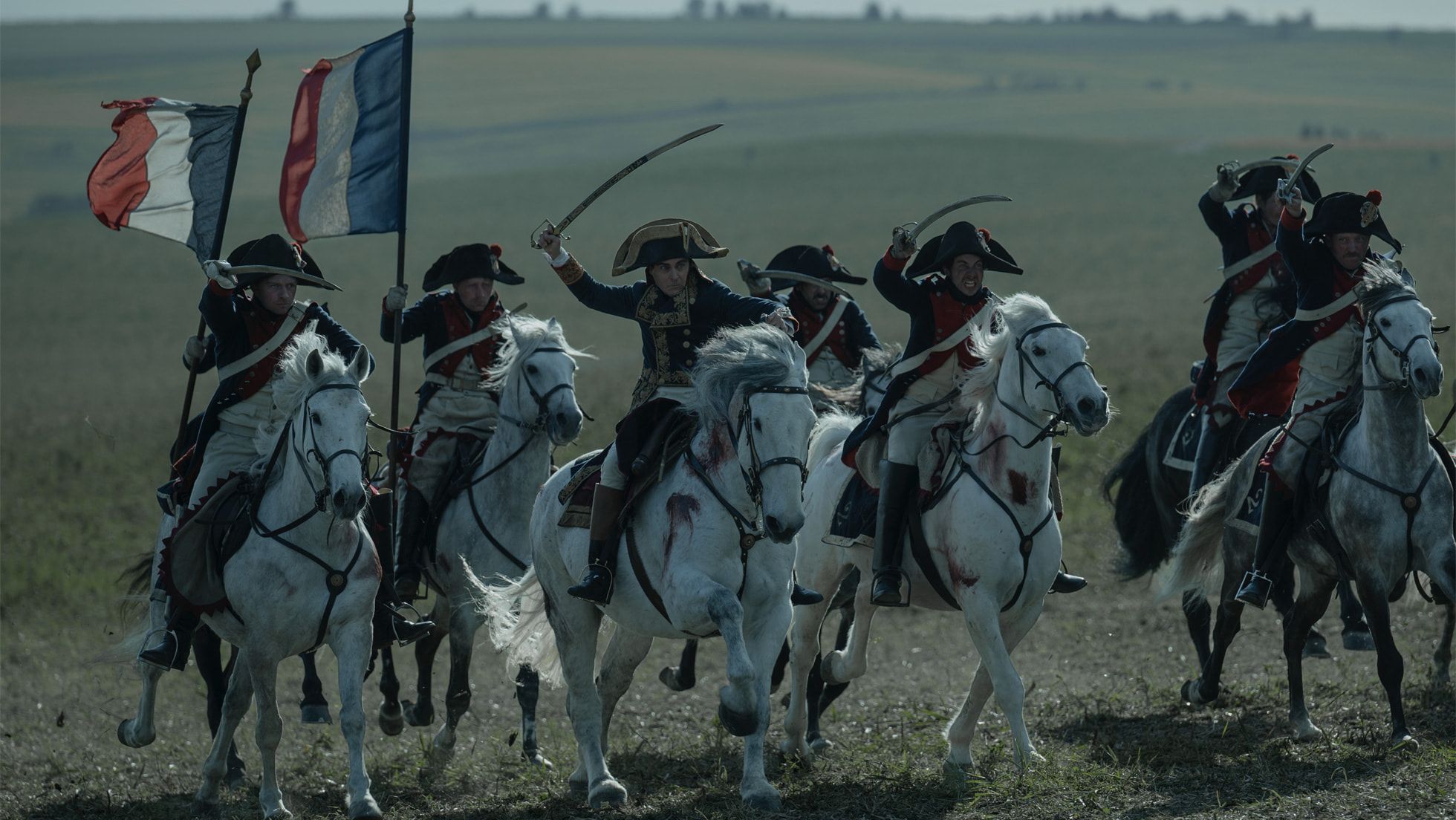 Французский император и горящая Москва на кадрах биографического фильма «Наполеон» от Apple