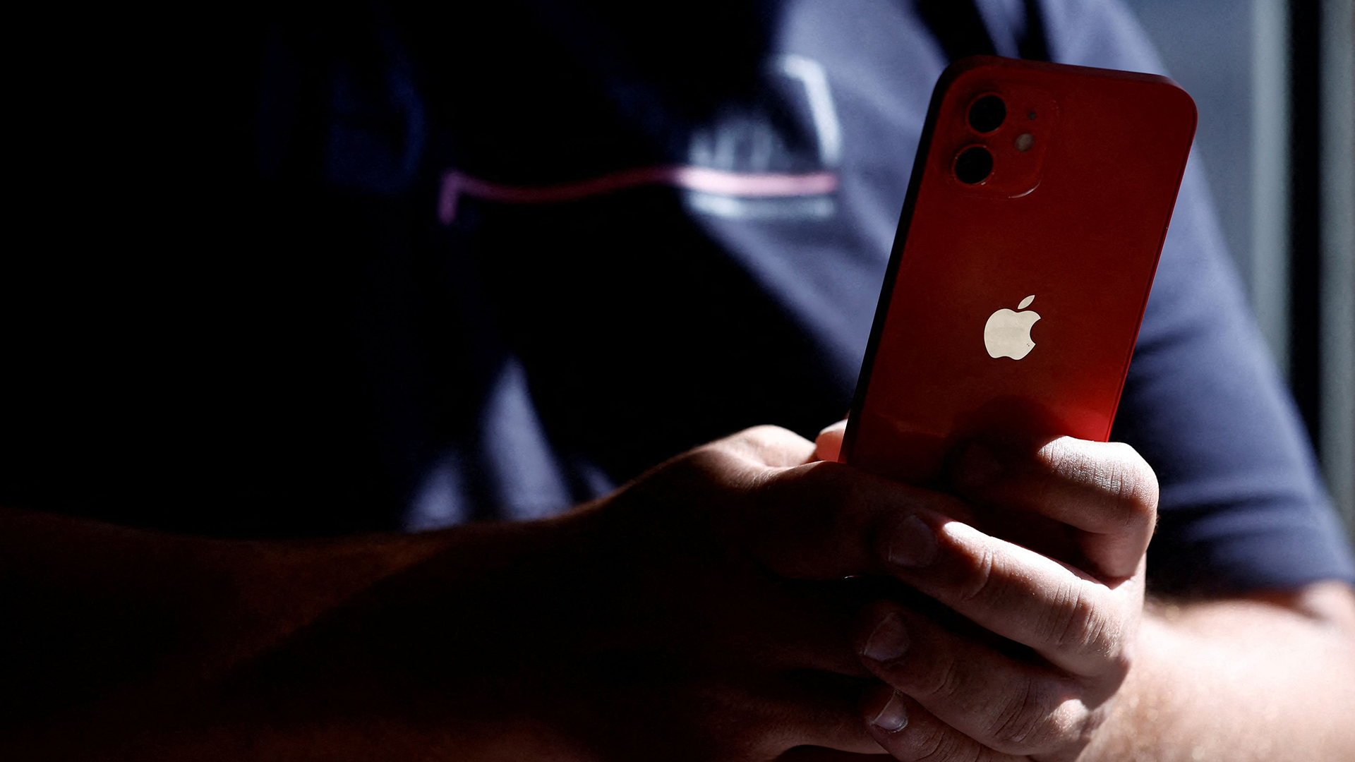 Apple пообещала выпустить специальное обновление iOS во Франции для iPhone 12