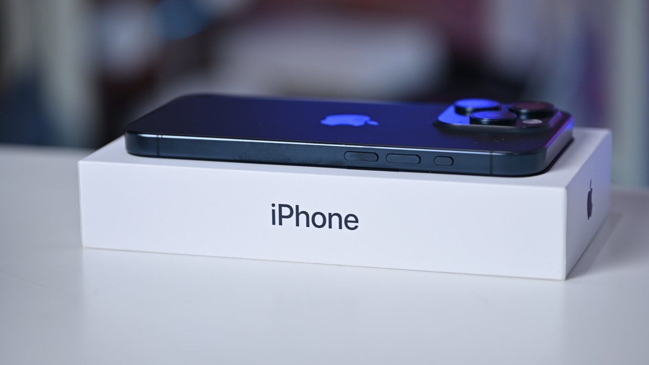Apple планирует обновлять iPhone прямо в магазине, не вскрывая коробки