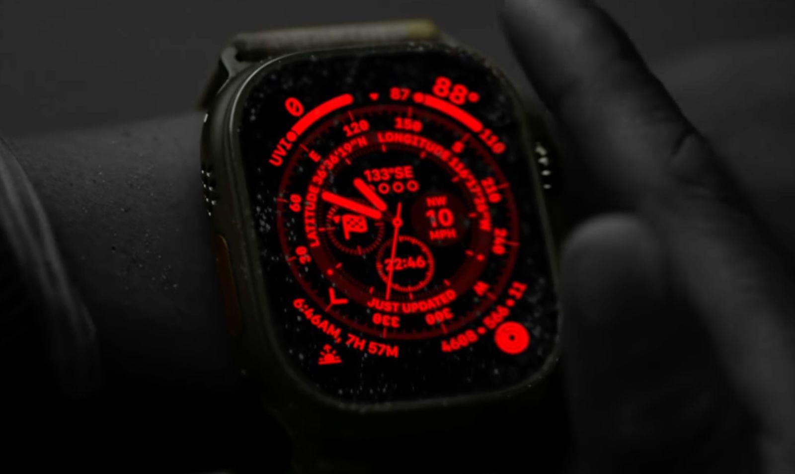 По словам некоторых пользователей, дисплей Apple Watch Ultra стал слишком тусклый при слабом освещении