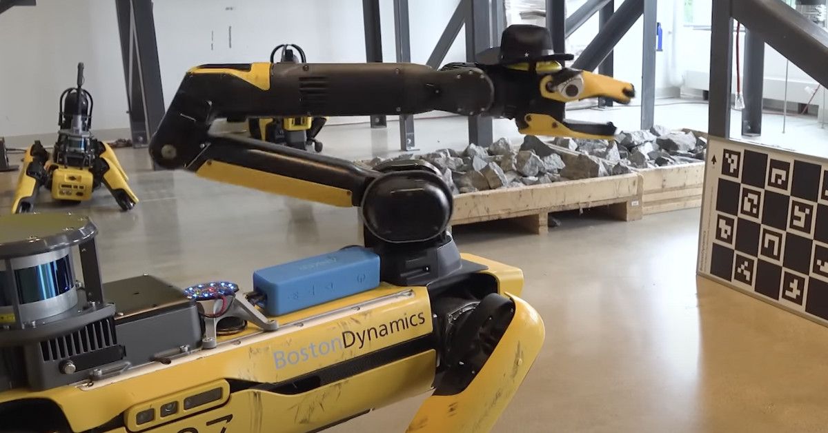 Boston Dynamics научили робота Spot разговаривать