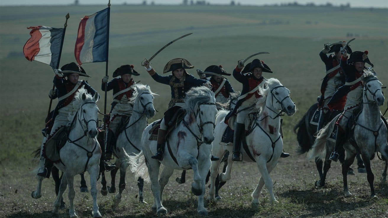 «Наполеон» Ридли Скотта пользуется успехом у зрителей, но не у критиков