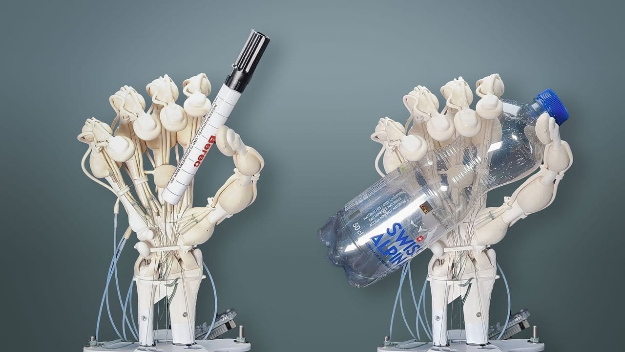 Швейцарские учёные сделали на 3D-принтере роборуку, идентичную человеческой