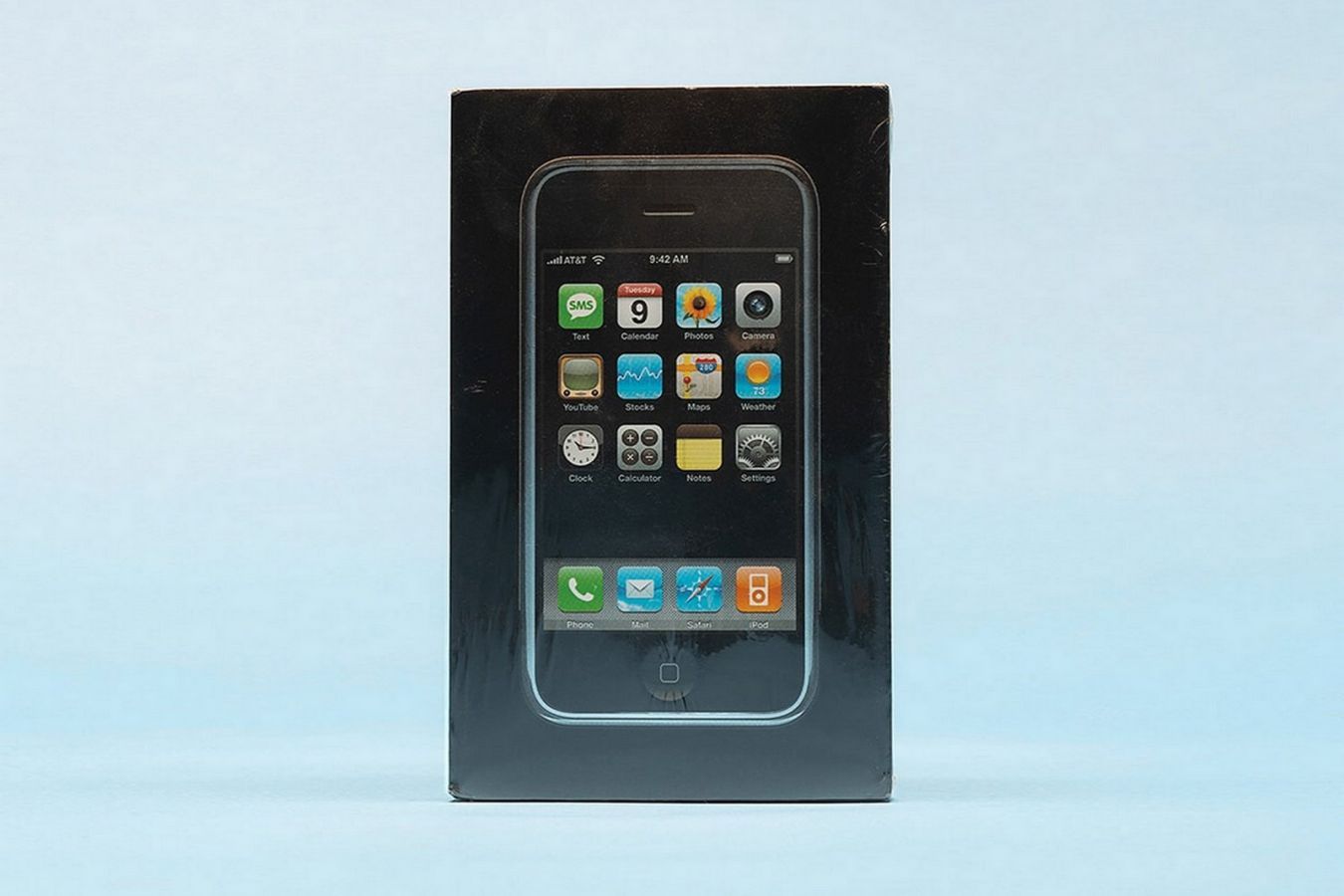 На аукционе продали редкую версию оригинального iPhone