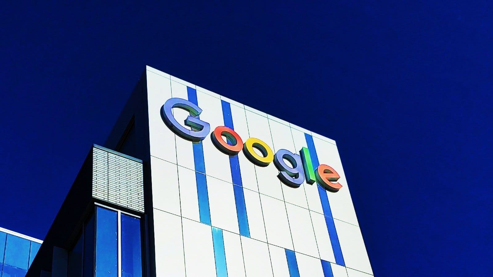 Google улучшит скорость загрузки своего контента в России