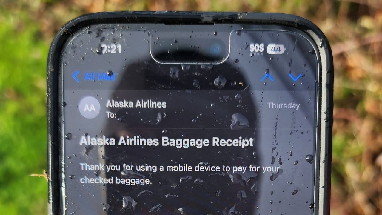 iPhone пережил падение из воздушного судна авиакомпании Alaska Airlines