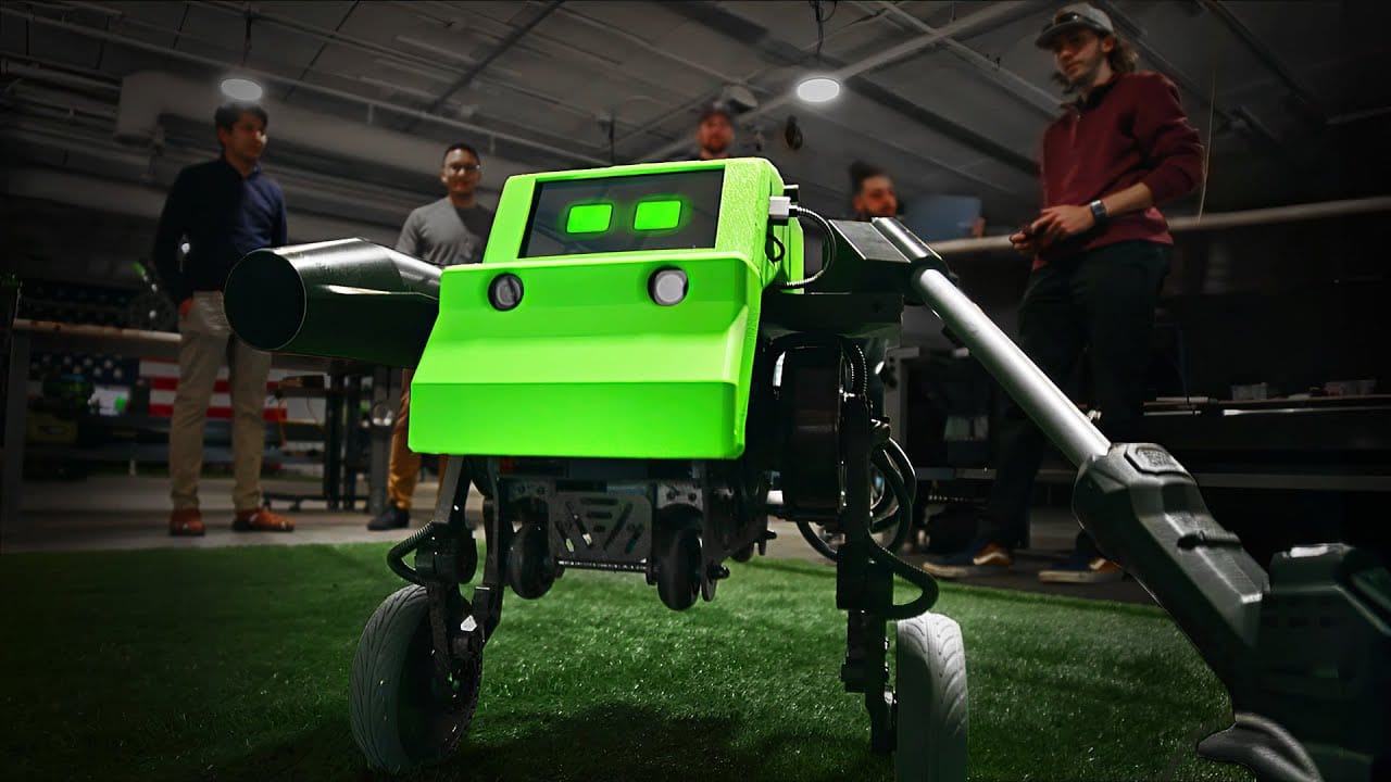 Милый робот Verdie с искусственным интеллектом поможет с уходом за газоном