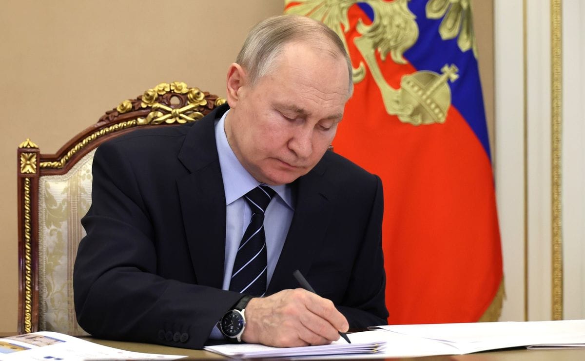 Владимир Путин поручил начать выпуск игровых приставок и консолей в России
