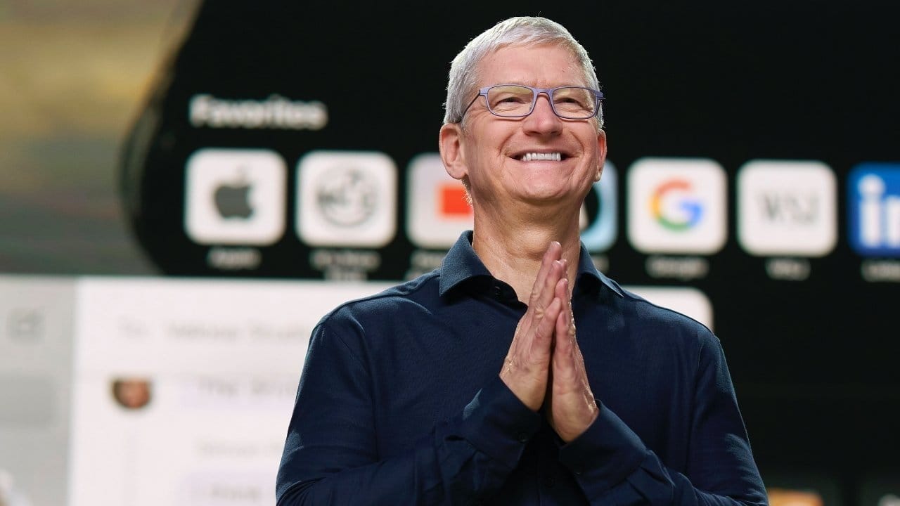 Тим Кук заработал 16 миллионов долларов на продаже акций Apple