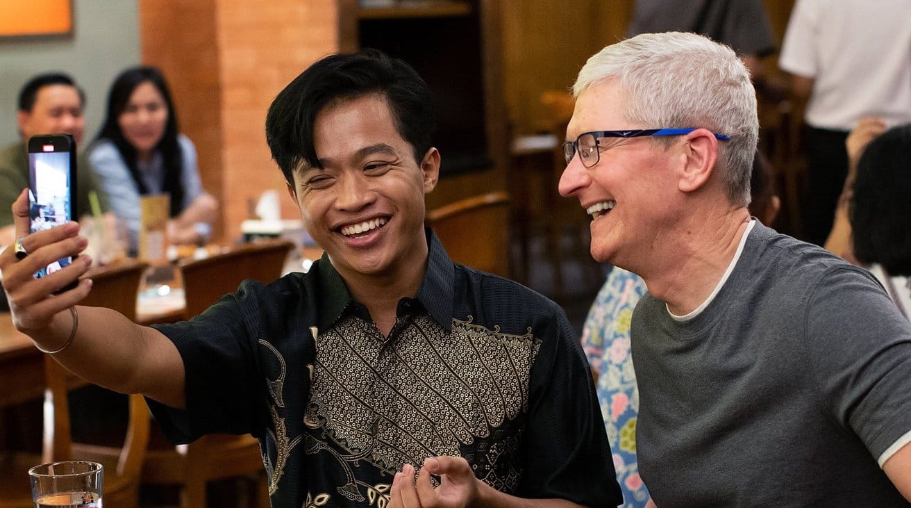 Тим Кук пообещал Индонезии, что Apple рассмотрит возможность производства в этой стране