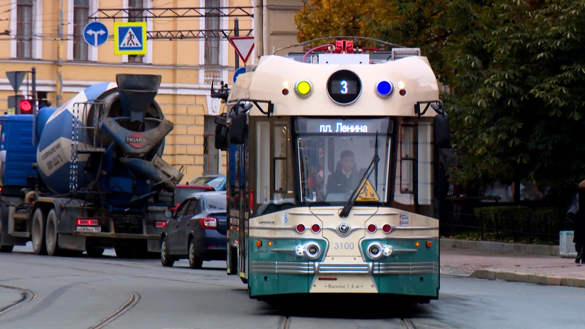 Трагедия на Васильевском острове: «умный» трамвай наехал на пешеходов