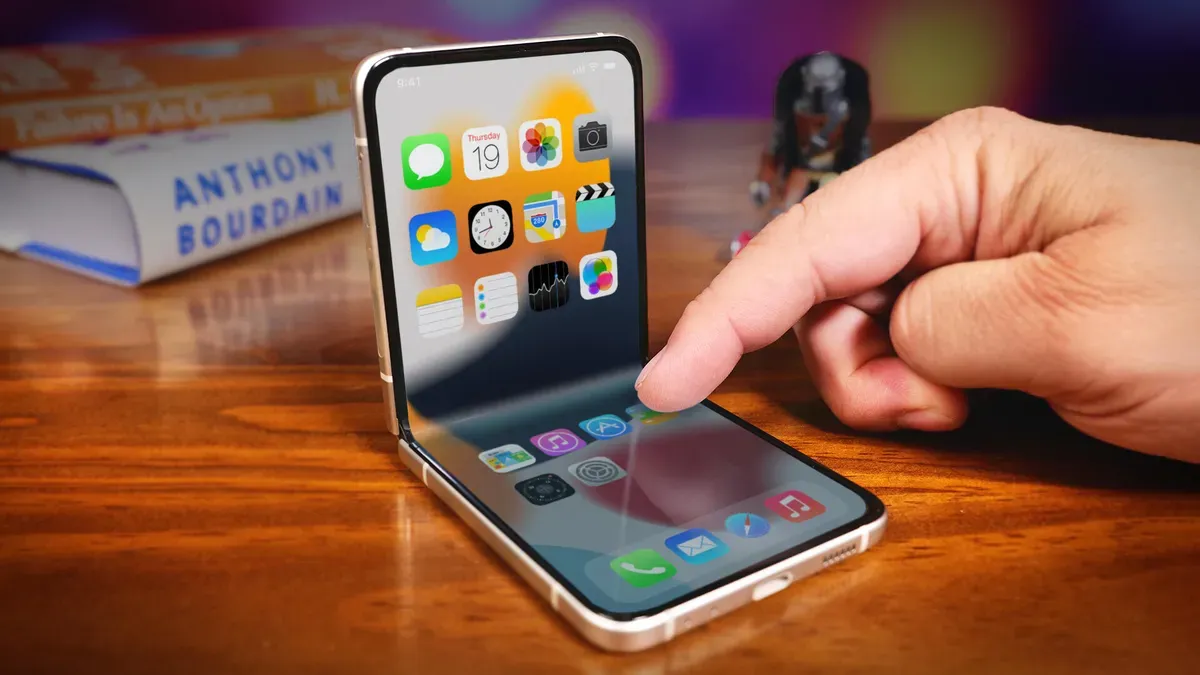 Apple планирует выпустить складной 20,3-дюймовый гибрид в 2025 году, а складной iPhone - в 2026 году