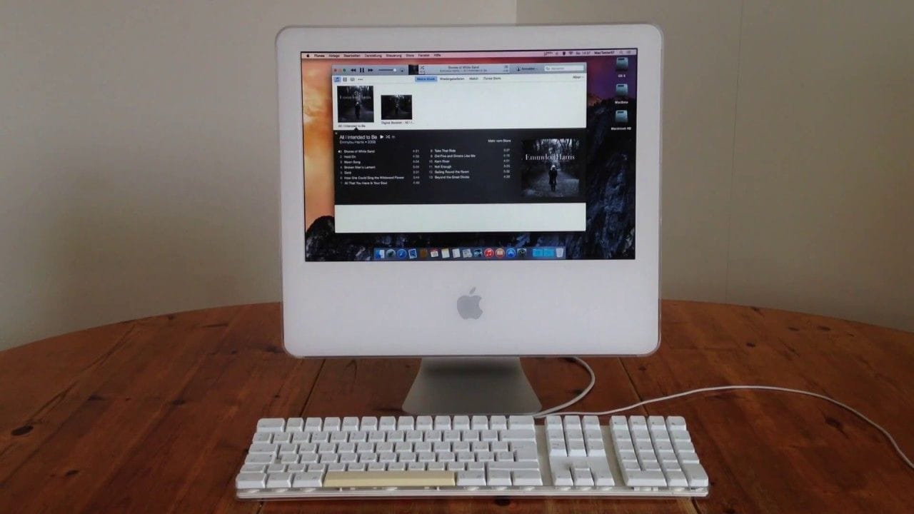 Этот день в истории Apple: выходит белый iMac G5, напоминающий самый крупный в мире iPod