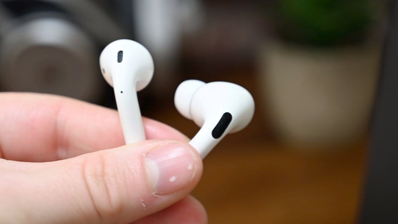 В iOS 18 нашли упоминание новых AirPods с датчиком сердечного ритма