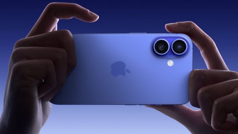 Apple открыла предварительные заказы на iPhone 16 и iPhone 16 Pro