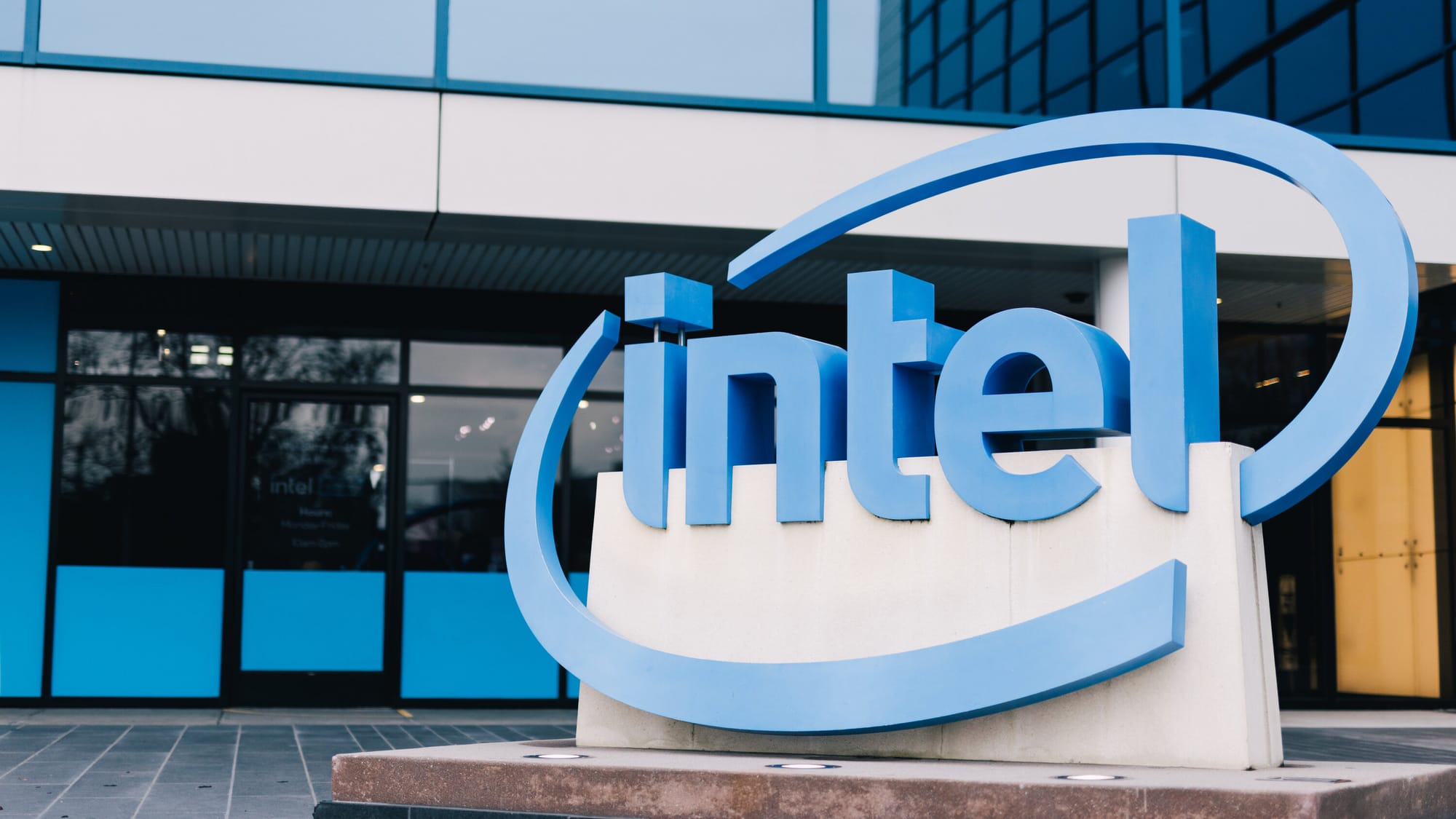 Intel сообщила об убытке в $16,6 млрд за третий квартал 2024 года