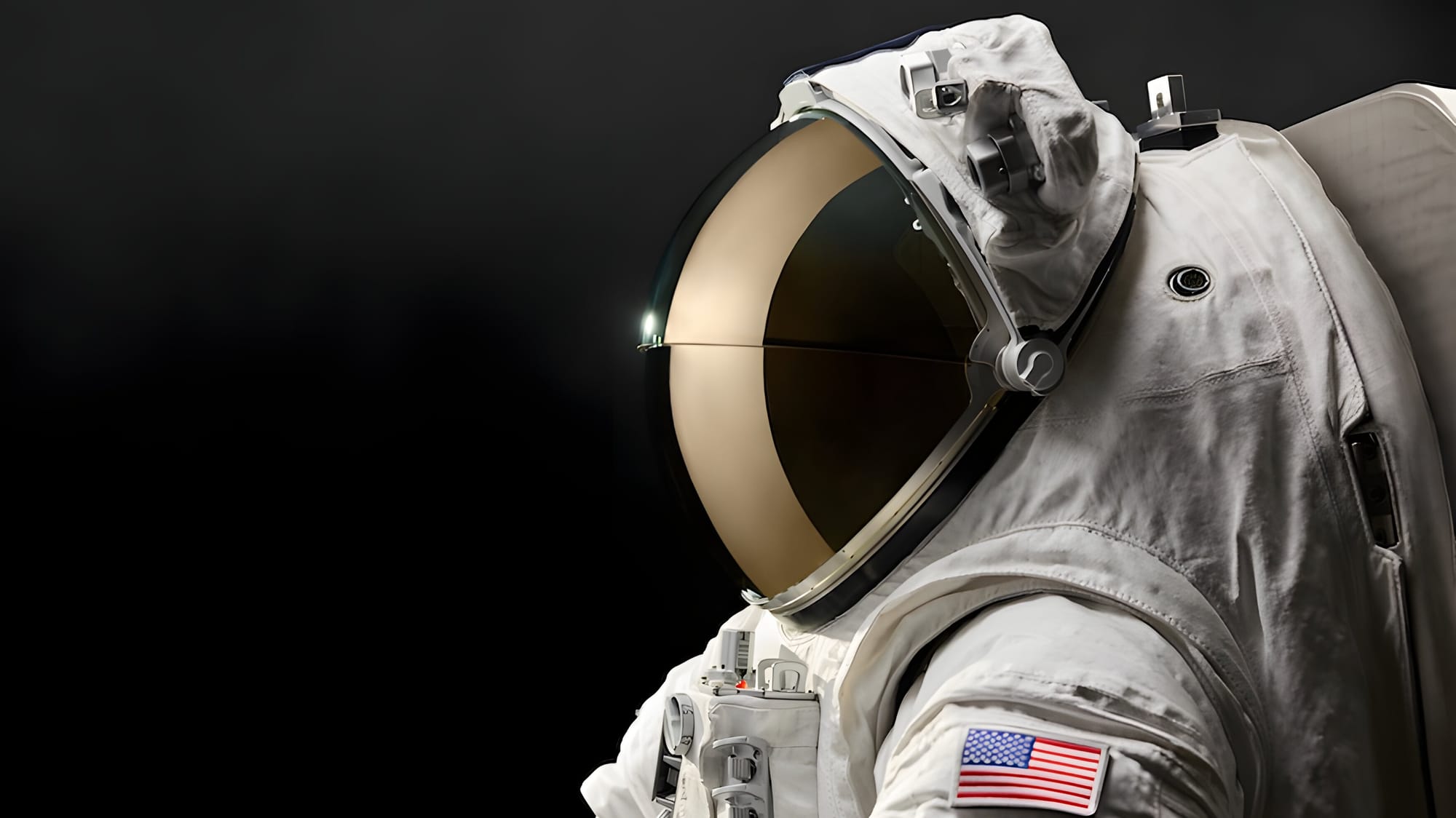 Oakley создаст визор для нового лунного скафандра NASA