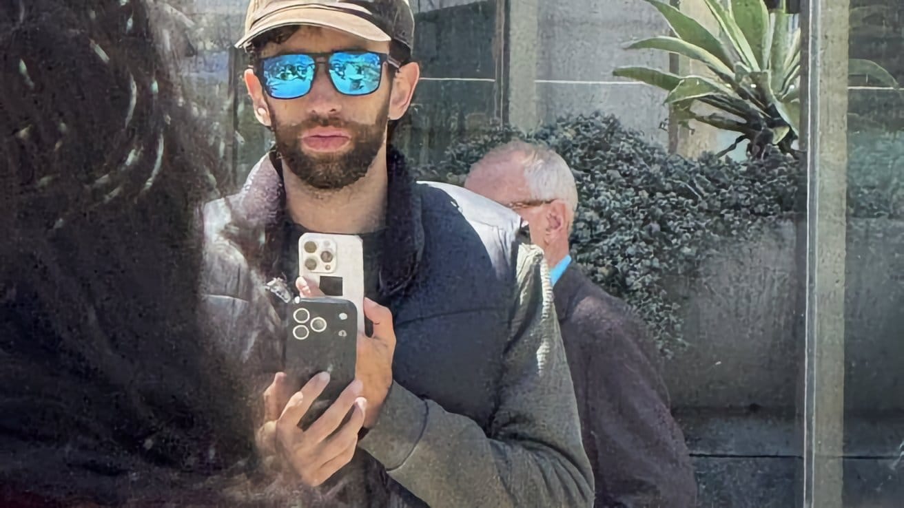 iPhone 17 засняли в руках тестировщика на улице