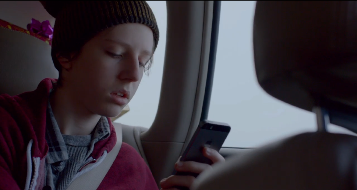 Этот день в истории Apple: неправильно воспринятая реклама iPhone получает «Эмми»