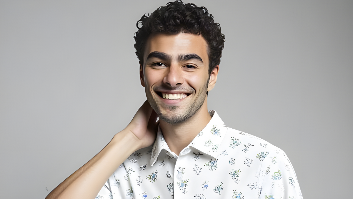 Компания Shein использовала лицо Луиджи Манджоне для продажи рубашки