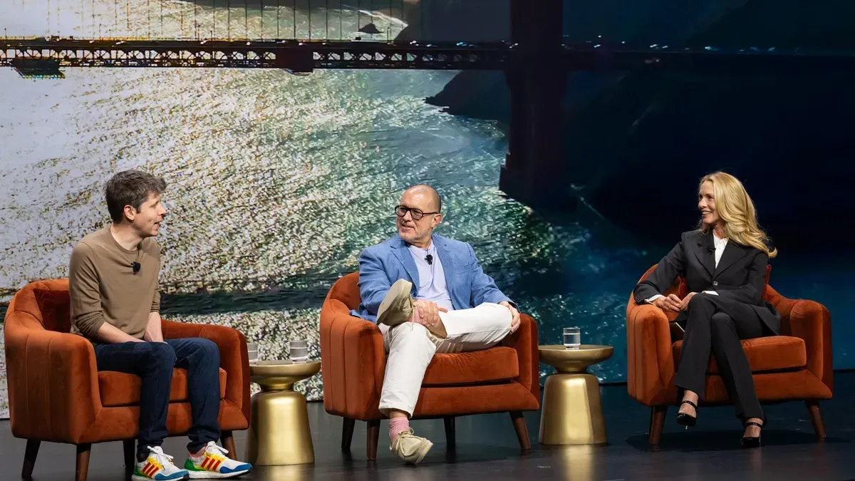 Джони Айв и Сэм Альтман рассказали, что первые прототипы их загадочного ИИ-гаджета уже готовы