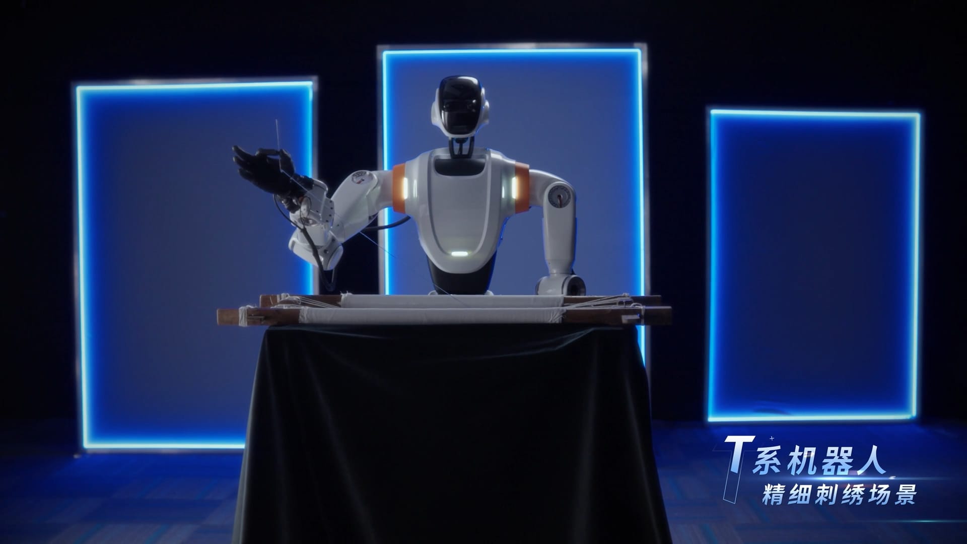 В Китае показали гуманоида, который справляется с кропотливой работой точнее человека