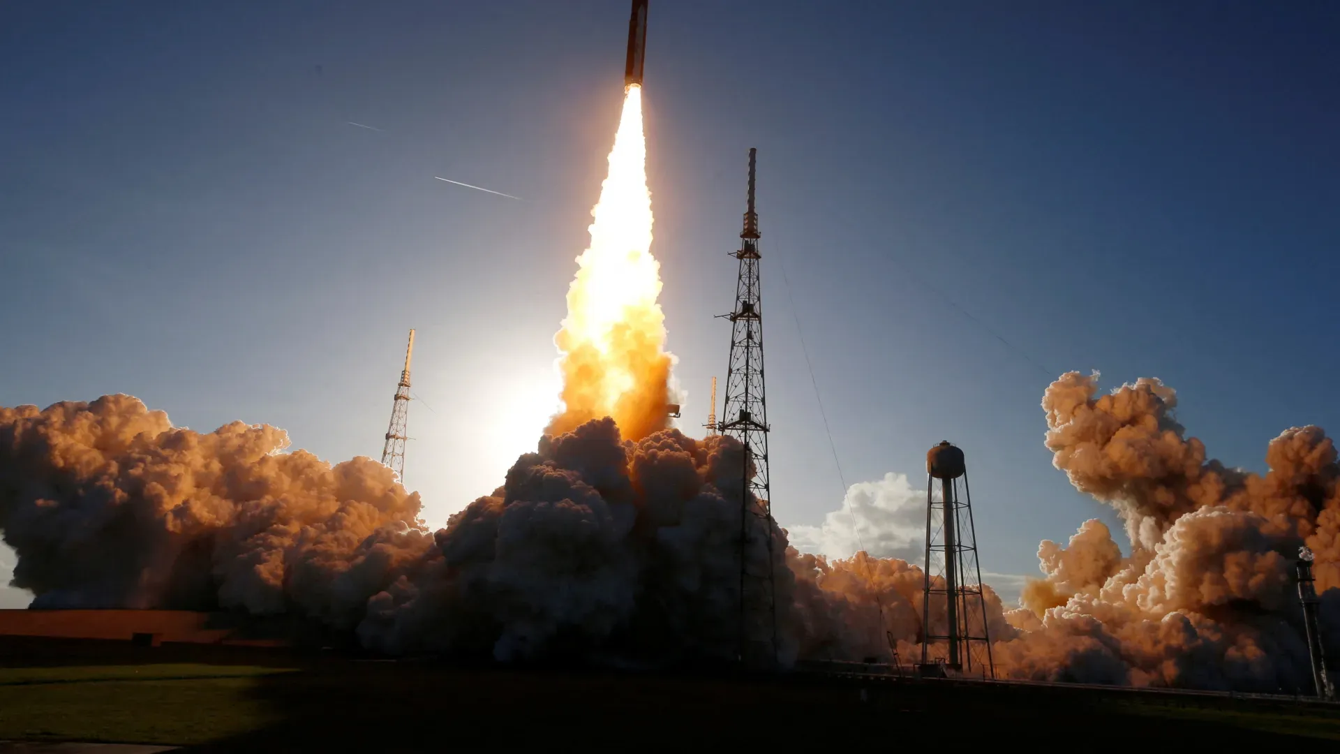 Впервые за 53 года США отправило людей к Луне