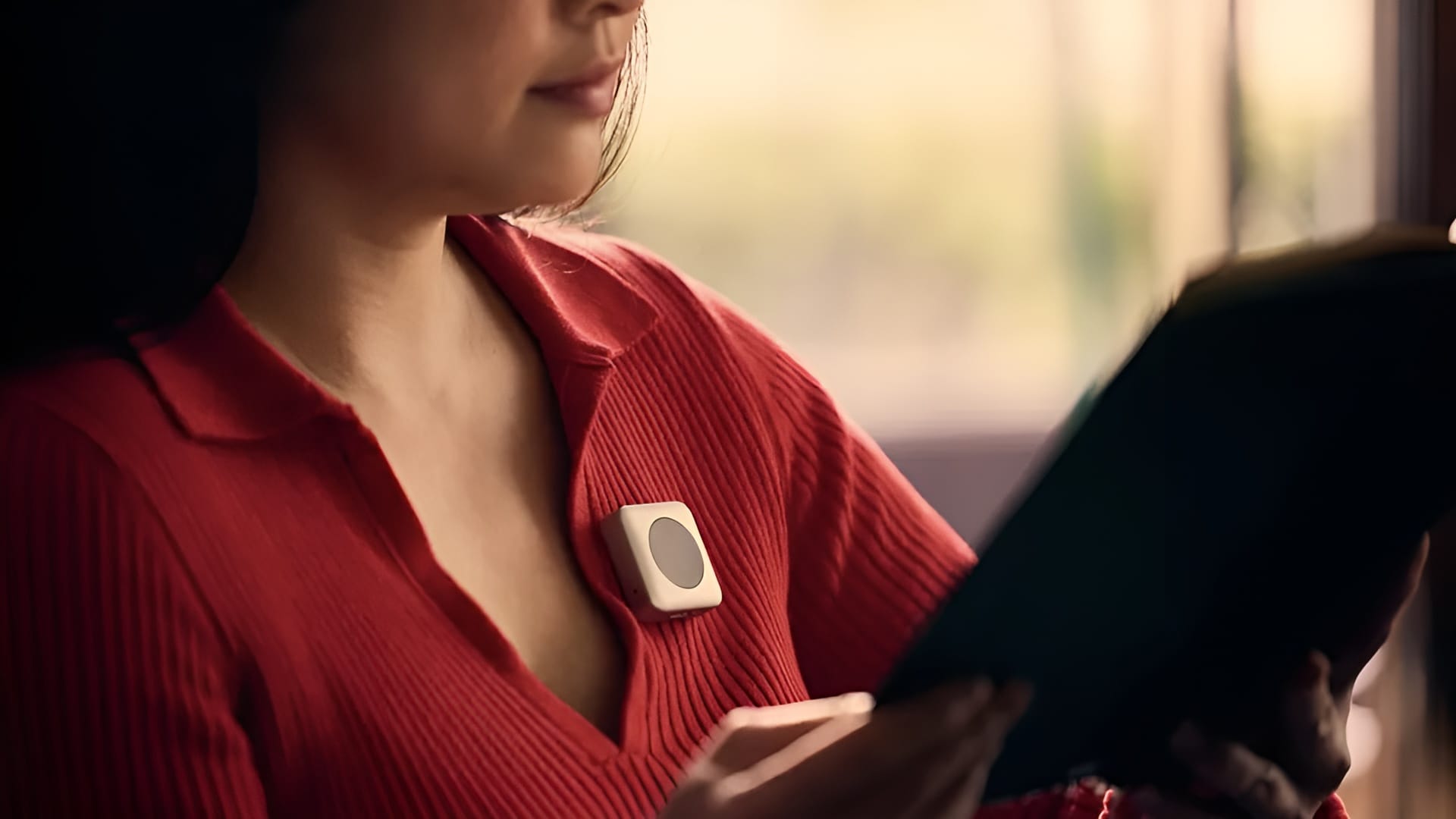 Бывшие инженеры Apple представили ИИ-гаджет в дизайне iPod Shuffle. Но зачем он нужен – объяснить не смогли