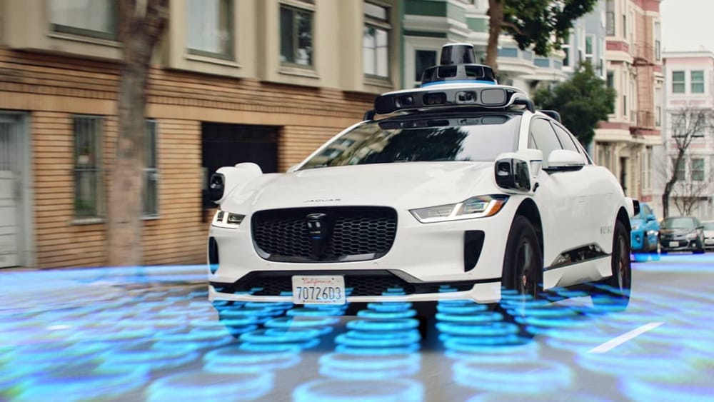 Беспилотное такси Waymo парализовало движение в спальном районе Атланты