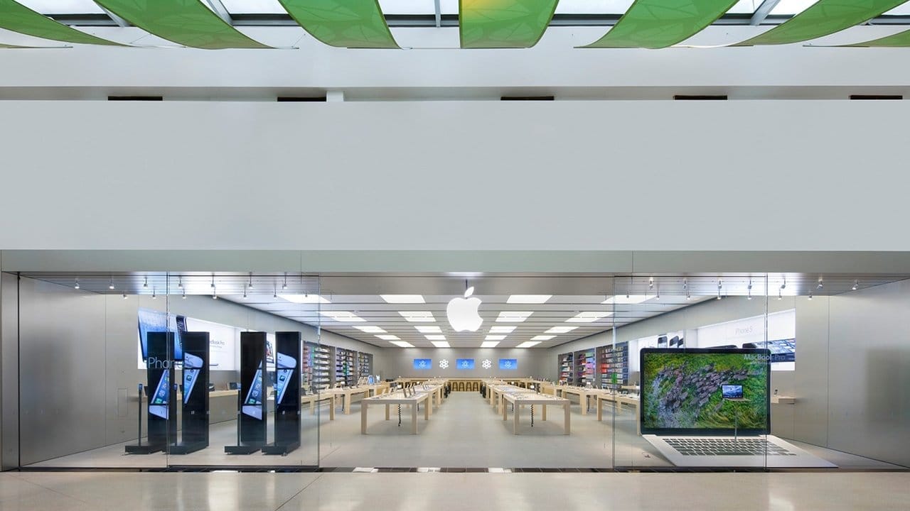 Работники первого магазина Apple в США, где появился профсоюз, выйдут на протест
