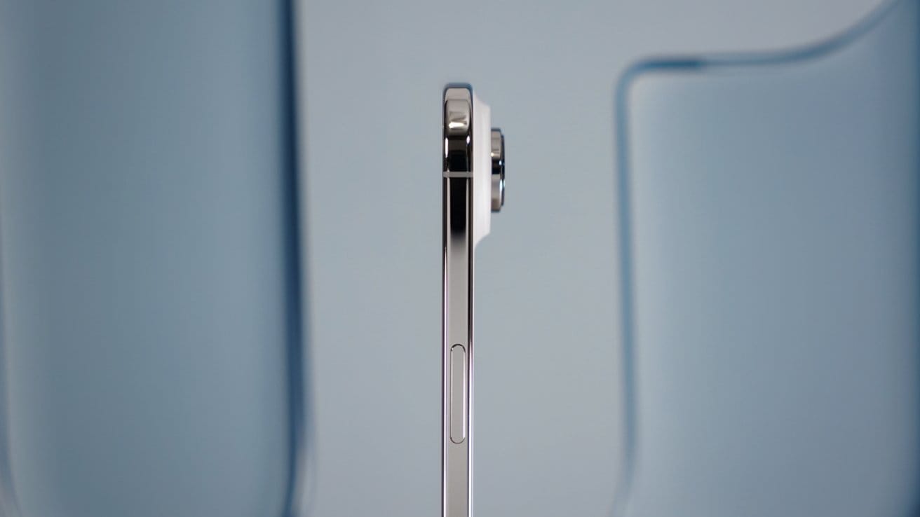 Инсайдеры: ёмкость аккумулятора iPhone Air 2 заметно вырастет