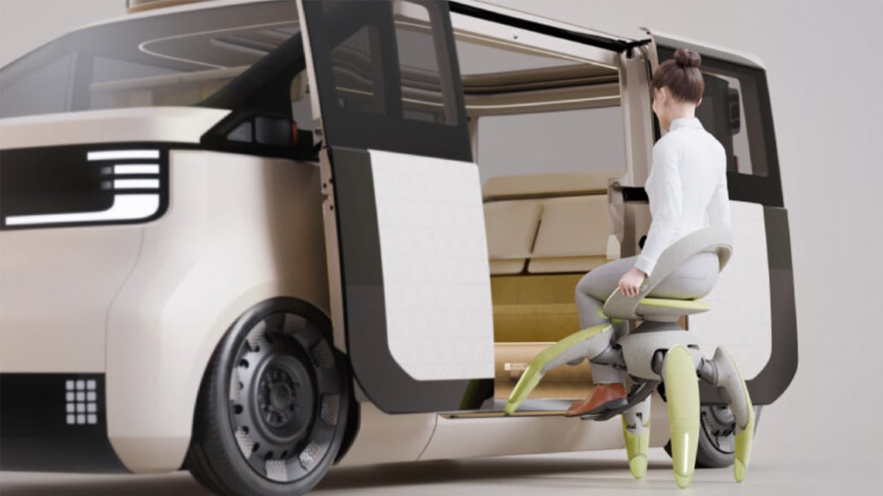 Toyota представила кресло-концепт на четырёх роботизированных ногах