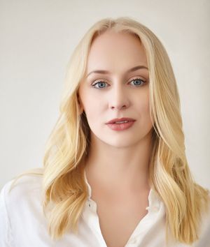 Вот это поворот: Девушка по имени Сири просит Тима Кука купить ей MacBook