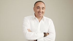 Apple заключила сделку с компанией AR Content продюсера Александра Роднянского