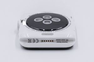 Apple могла выпустить керамическую версию оригинальных Apple Watch