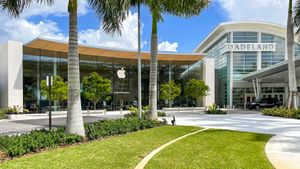 Новый магазин Apple Dadeland открылся в Майами