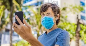 Джон Проссер: Apple установит в iPhone 13 датчик для распознавания лиц в масках