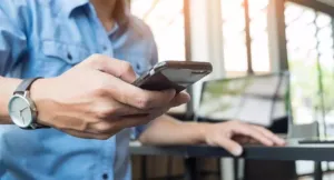 Правительство России планирует перевести учителей и чиновников на российские мессенджеры, почту и сервисы