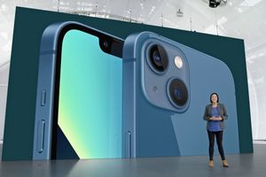 В Сети появилась фотография iPhone 13 в новом цвете