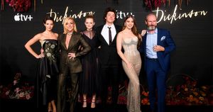 Apple представила трейлер третьего и последнего сезона сериала «Дикинсон»