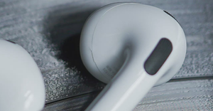 Некоторые покупатели AirPods 3 обнаружили ужасное качество сборки в партии из Вьетнама