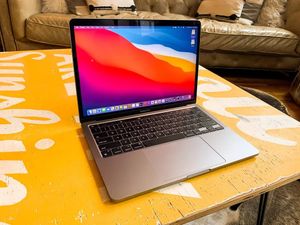 Владельцы MacBook Pro на M1 Pro и M1 Max жалуются на ошибки во время воспроизведения видео с HDR на YouTube