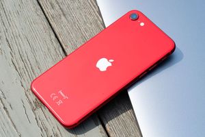 Слух: iPhone SE с 5,7-дюймовым дисплеем выйдет на рынок уже в 2023 году