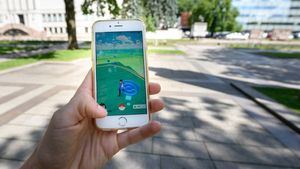 Двух полицейских уволили за игру в Pokémon Go на рабочем месте