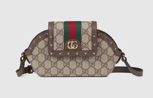 Gucci выпустил чехол для AirPods Max за $980