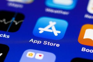 Apple приостановила показ рекламы в App Store в России